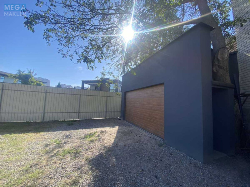 Продаж дома, 5 поверхів, 500 кв.м, 10 кімнат, ділянка 6 соток, <a class="location-link" href="/kiev/" title="Недвижимость Київ">Київ</a>, <a class="location-link" href="/kiev/darnickij/" title="Недвижимость Дарницький район">Дарницький р-н</a>, Завальна вул. (изображение 4)