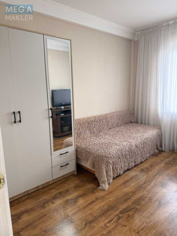 Оренда 3 кімнатної квартири, <a class="location-link" href="/kiev/" title="Недвижимость Київ">Київ</a>, <a class="location-link" href="/kiev/dneprovskij/" title="Недвижимость Дніпровський район">Дніпровський р-н</a>, Ивана Миколайчука ул., 3/1 (изображение 8)