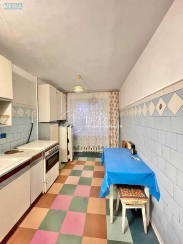 Продаж 3 кімнатної квартири (61/39/9), 2 пов. 9 пов. будинку, <a class="location-link" href="/kiev/" title="Недвижимость Київ">Київ</a>, <a class="location-link" href="/kiev/solomenskij/" title="Недвижимость Солом'янський район">Солом'янський р-н</a>, Ушинського вулиця, 27 (изображение 4)