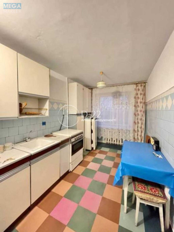 Продаж 3 кімнатної квартири (61/39/9), 2 пов. 9 пов. будинку, <a class="location-link" href="/kiev/" title="Недвижимость Київ">Київ</a>, <a class="location-link" href="/kiev/solomenskij/" title="Недвижимость Солом'янський район">Солом'янський р-н</a>, Ушинського вулиця, 27 (изображение 5)