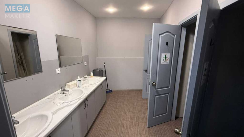 Оренда комерційної нерухомості, 1 800 кв.м, под магазин, <a class="location-link" href="/kiev/" title="Недвижимость Київ">Київ</a>, <a class="location-link" href="/kiev/obolonskij/" title="Недвижимость Оболонський район">Оболонський р-н</a>, Кирилівська вул., 160 (изображение 5)