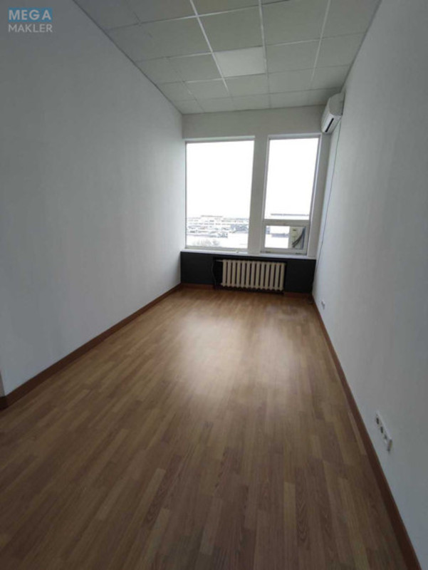 Оренда комерційної нерухомості, 30 кв.м, под офис, <a class="location-link" href="/kiev/" title="Недвижимость Київ">Київ</a>, <a class="location-link" href="/kiev/dneprovskij/" title="Недвижимость Дніпровський район">Дніпровський р-н</a>, Евгения Сверстюка ул., 11б (изображение 3)