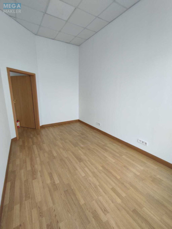 Оренда комерційної нерухомості, 30 кв.м, под офис, <a class="location-link" href="/kiev/" title="Недвижимость Київ">Київ</a>, <a class="location-link" href="/kiev/dneprovskij/" title="Недвижимость Дніпровський район">Дніпровський р-н</a>, Евгения Сверстюка ул., 11б (изображение 4)