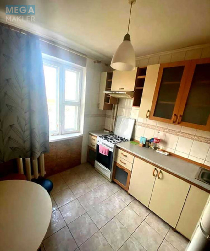 Оренда 2 кімнатної квартири, <a class="location-link" href="/kiev/" title="Недвижимость Київ">Київ</a>, <a class="location-link" href="/kiev/solomenskij/" title="Недвижимость Солом'янський район">Солом'янський р-н</a>, Нововокзальна вул., 21 (изображение 3)