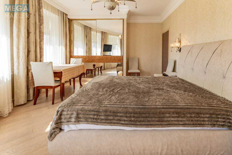 Оренда 3 кімнатної квартири, <a class="location-link" href="/kiev/" title="Недвижимость Київ">Київ</a>, <a class="location-link" href="/kiev/pecherskij/" title="Недвижимость Печерський район">Печерський р-н</a>, Євгена Коновальця вул., 36в (изображение 4)