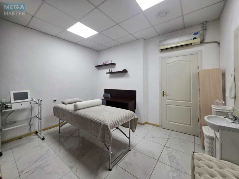 Оренда комерційної нерухомості, 69 кв.м, <a class="location-link" href="/kiev/" title="Недвижимость Київ">Київ</a>, <a class="location-link" href="/kiev/solomenskij/" title="Недвижимость Солом'янський район">Солом'янський р-н</a>, Ковальський пров., 19 (изображение 6)