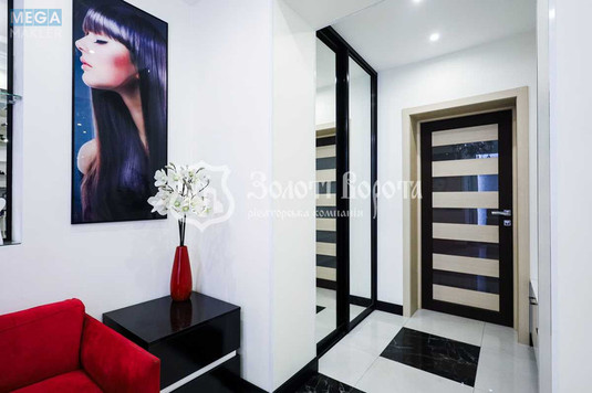 Продаж комерційної нерухомості, 100,70&nbsp;кв.м, <a class="location-link" href="/dmitrovka-selo-kv-kievo-svyatoshinskij-rajon/" title="Недвижимость Дмитрівка">Дмитрівка</a>, Молодіжна вул., 12 (изображение 12)