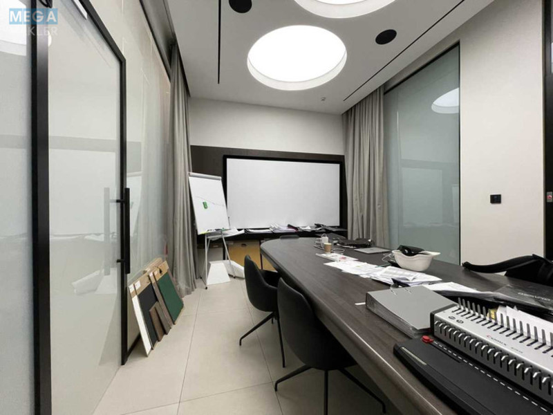 Продаж комерційної нерухомості, 268&nbsp;кв.м, под магазин, <a class="location-link" href="/kiev/" title="Недвижимость Київ">Київ</a>, <a class="location-link" href="/kiev/goloseevskij/" title="Недвижимость Голосіївський район">Голосіївський р-н</a>, Михайла Максимовича вул., 28 (изображение 9)