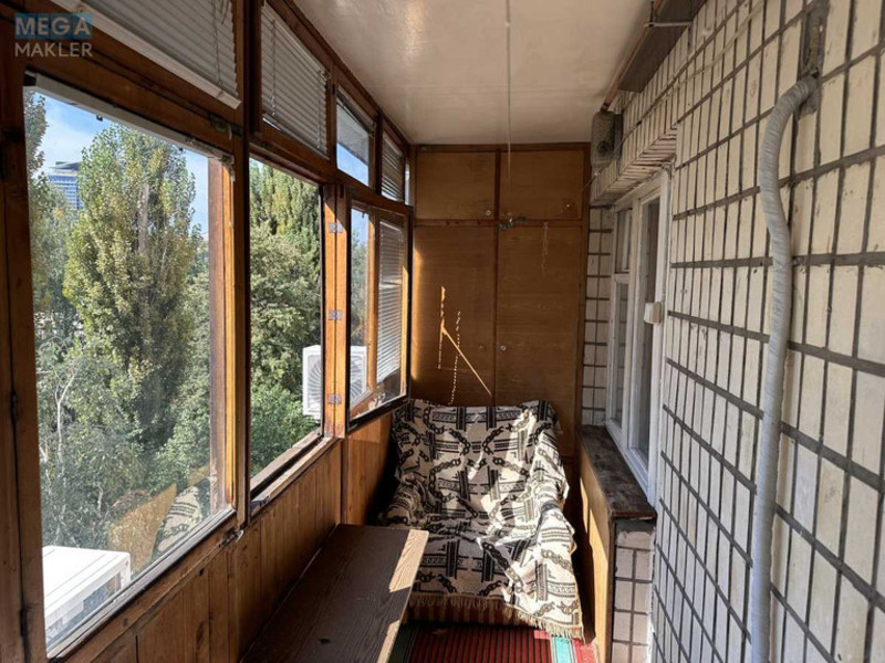 Продаж 1 кімнатної квартири (38/19/7), 6 пов. 9 пов. будинку, <a class="location-link" href="/kiev/" title="Недвижимость Київ">Київ</a>, <a class="location-link" href="/kiev/pecherskij/" title="Недвижимость Печерський район">Печерський р-н</a>, Кловський узвіз, 20 (изображение 22)