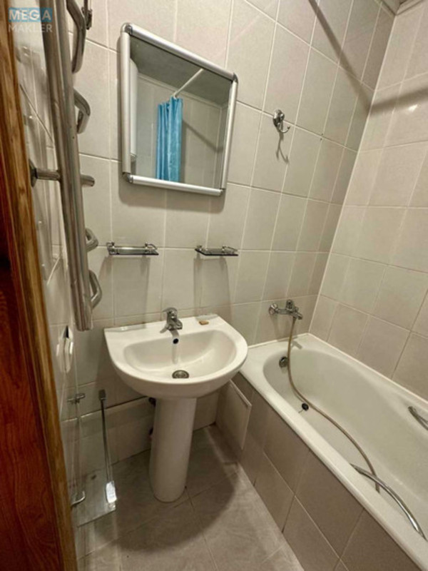 Оренда 2 кімнатної квартири, <a class="location-link" href="/kiev/" title="Недвижимость Київ">Київ</a>, <a class="location-link" href="/kiev/podolskij/" title="Недвижимость Подільський район">Подільський р-н</a>, Свободы просп., 24 (изображение 12)