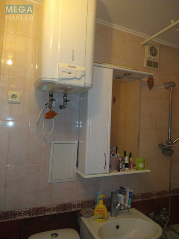 Оренда 2 кімнатної квартири, <a class="location-link" href="/kiev/" title="Недвижимость Київ">Київ</a>, <a class="location-link" href="/kiev/shevchenkovskij/" title="Недвижимость Шевченківський район">Шевченківський р-н</a>, Грекова Академика ул. (изображение 11)