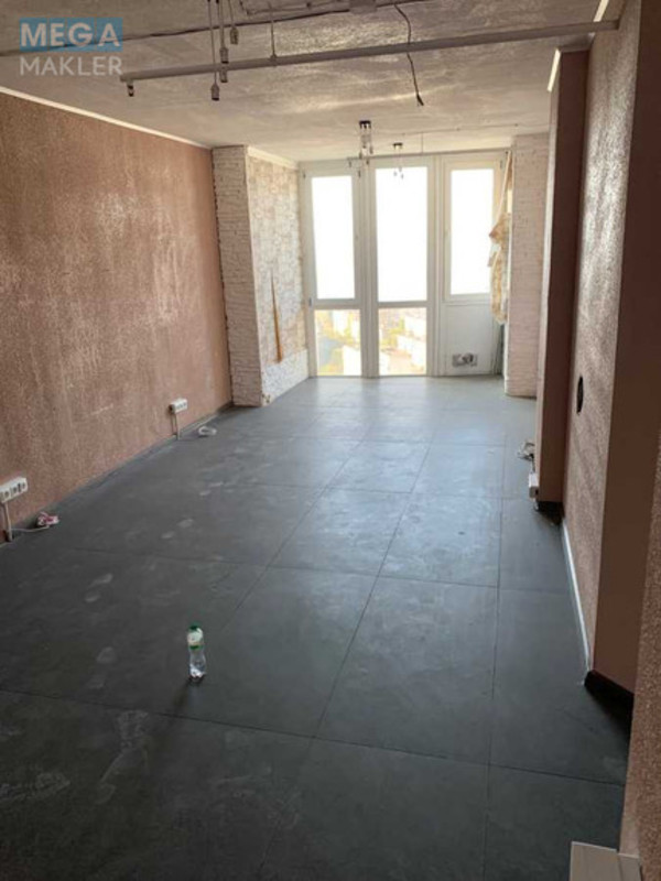 Оренда комерційної нерухомості, 85 кв.м, под офис, <a class="location-link" href="/kiev/" title="Недвижимость Київ">Київ</a>, <a class="location-link" href="/kiev/dneprovskij/" title="Недвижимость Дніпровський район">Дніпровський р-н</a>, Соборності просп., 30 (изображение 2)