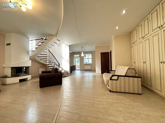 Продаж дома, 3&nbsp;поверху, 198&nbsp;кв.м, 4&nbsp;кімнати, ділянка 5&nbsp;соток, <a class="location-link" href="/yurevka-selo-kv/" title="Недвижимость Юрівка">Юрівка</a>, Горохівська (Ватутіна), 56 (изображение 2)