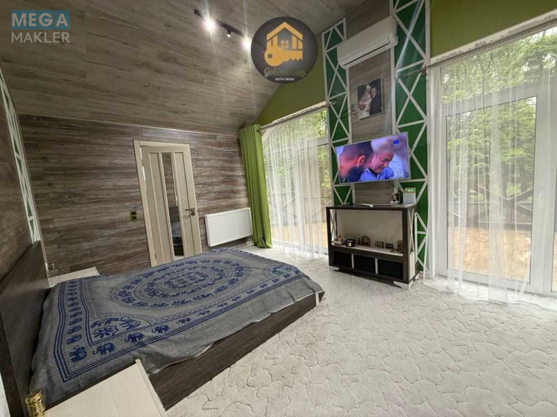 Продаж дома, 2&nbsp;поверху, 400&nbsp;кв.м, 13&nbsp;кімнат, ділянка 12&nbsp;соток, <a class="location-link" href="/petrovskoe-selo-kv-borispolskij-rajon/" title="Недвижимость Петропавлівське">Петропавловское</a>, центральна (изображение 12)