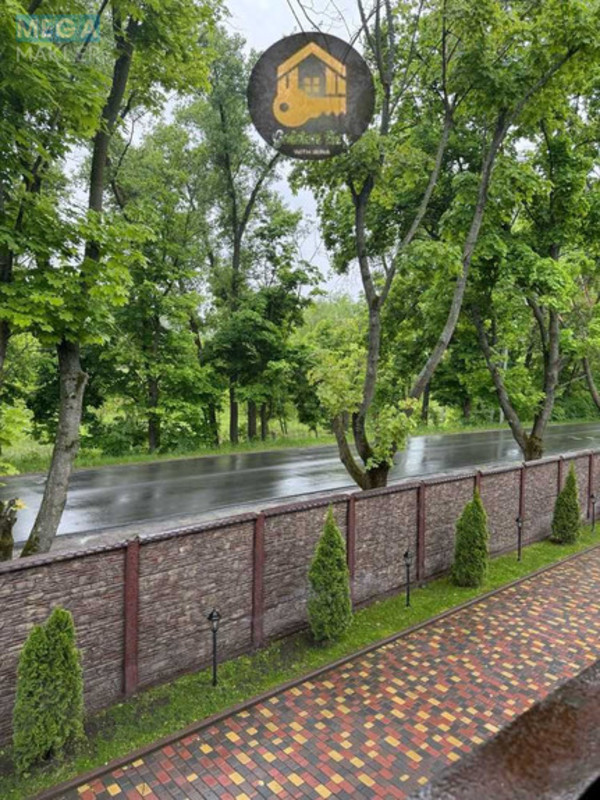 Продаж дома, 2&nbsp;поверху, 400&nbsp;кв.м, 13&nbsp;кімнат, ділянка 12&nbsp;соток, <a class="location-link" href="/petrovskoe-selo-kv-borispolskij-rajon/" title="Недвижимость Петропавлівське">Петропавловское</a>, центральна (изображение 24)