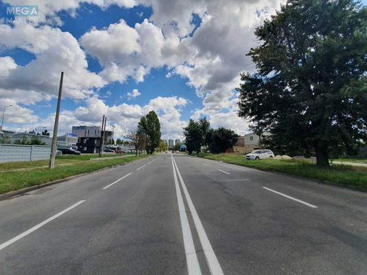 Оренда комерційної нерухомості, 450&nbsp;кв.м, под склад, <a class="location-link" href="/kiev/" title="Недвижимость Київ">Київ</a>, <a class="location-link" href="/kiev/svyatoshinskij/" title="Недвижимость Святошинський район">Святошинський р-н</a>, Академіка Булаховського вул. (изображение 4)