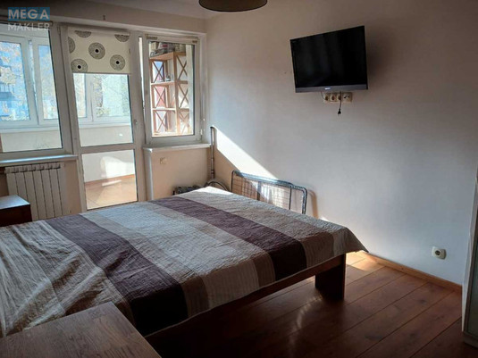 Оренда 3 кімнатної квартири, <a class="location-link" href="/kiev/" title="Недвижимость Київ">Київ</a>, <a class="location-link" href="/kiev/dneprovskij/" title="Недвижимость Дніпровський район">Дніпровський р-н</a>, Русанівський бульв., 11 (изображение 2)