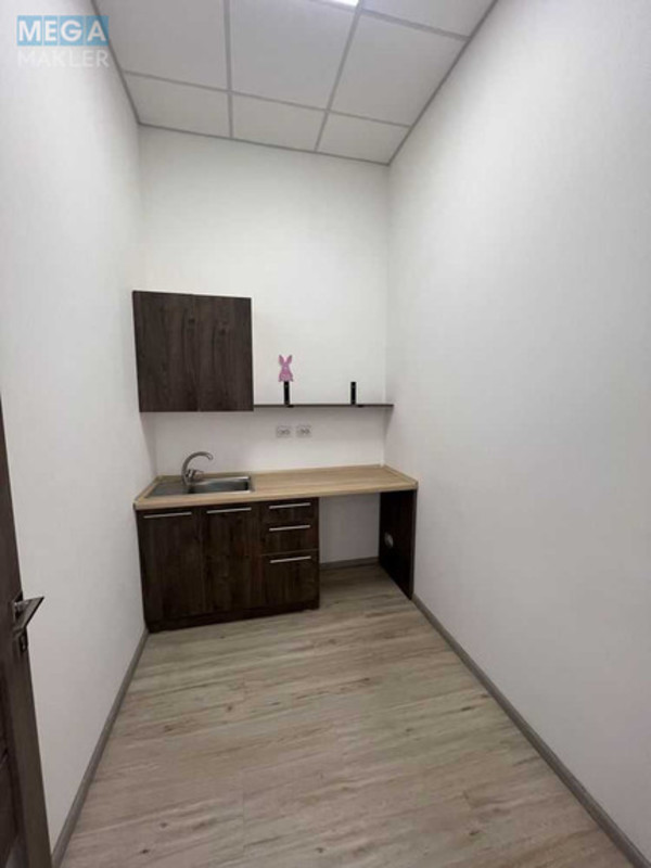 Оренда комерційної нерухомості, 58,80&nbsp;кв.м, под офис, <a class="location-link" href="/kiev/" title="Недвижимость Київ">Київ</a>, <a class="location-link" href="/kiev/shevchenkovskij/" title="Недвижимость Шевченківський район">Шевченківський р-н</a>, Глубочицкая ул., 17 (изображение 6)