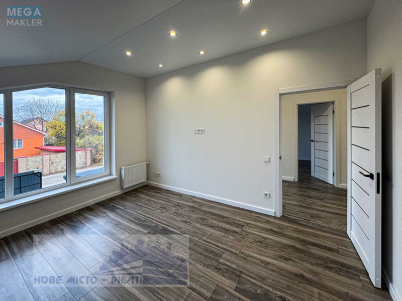 Продаж дома, 2&nbsp;поверху, 165&nbsp;кв.м, 5&nbsp;кімнат, ділянка 5&nbsp;соток, <a class="location-link" href="/kiev/" title="Недвижимость Київ">Київ</a>, <a class="location-link" href="/kiev/darnickij/" title="Недвижимость Дарницький район">Дарницький р-н</a>, 162-я Садовая ул. (изображение 8)