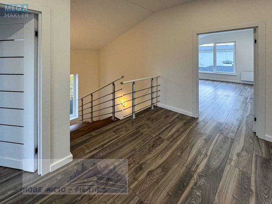 Продаж дома, 2&nbsp;поверху, 165&nbsp;кв.м, 5&nbsp;кімнат, ділянка 5&nbsp;соток, <a class="location-link" href="/kiev/" title="Недвижимость Київ">Київ</a>, <a class="location-link" href="/kiev/darnickij/" title="Недвижимость Дарницький район">Дарницький р-н</a>, 162-я Садовая ул. (изображение 9)