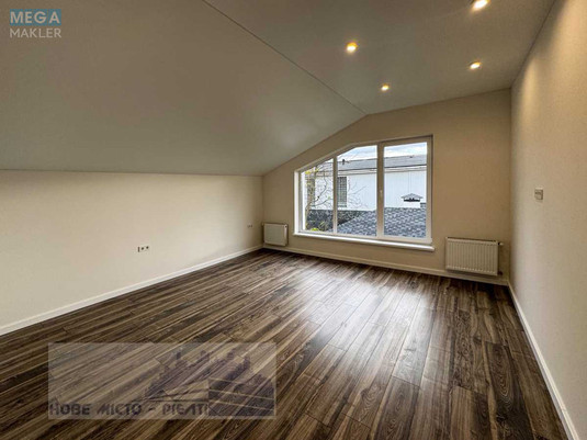 Продаж дома, 2&nbsp;поверху, 165&nbsp;кв.м, 5&nbsp;кімнат, ділянка 5&nbsp;соток, <a class="location-link" href="/kiev/" title="Недвижимость Київ">Київ</a>, <a class="location-link" href="/kiev/darnickij/" title="Недвижимость Дарницький район">Дарницький р-н</a>, 162-я Садовая ул. (изображение 12)