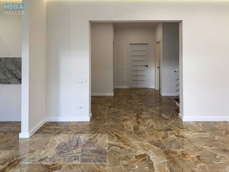 Продаж дома, 2&nbsp;поверху, 165&nbsp;кв.м, 5&nbsp;кімнат, ділянка 5&nbsp;соток, <a class="location-link" href="/kiev/" title="Недвижимость Київ">Київ</a>, <a class="location-link" href="/kiev/darnickij/" title="Недвижимость Дарницький район">Дарницький р-н</a>, 162-я Садовая ул. (изображение 14)