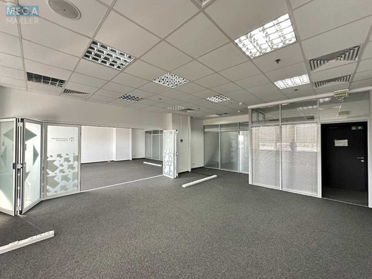 Оренда комерційної нерухомості, 400&nbsp;кв.м, под офис, <a class="location-link" href="/kiev/" title="Недвижимость Київ">Київ</a>, <a class="location-link" href="/kiev/goloseevskij/" title="Недвижимость Голосіївський район">Голосіївський р-н</a>, Столичное шоссе, 103 (изображение 3)