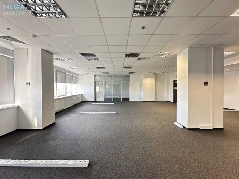 Оренда комерційної нерухомості, 400&nbsp;кв.м, под офис, <a class="location-link" href="/kiev/" title="Недвижимость Київ">Київ</a>, <a class="location-link" href="/kiev/goloseevskij/" title="Недвижимость Голосіївський район">Голосіївський р-н</a>, Столичное шоссе, 103 (изображение 7)