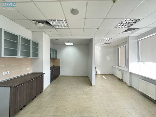 Оренда комерційної нерухомості, 400&nbsp;кв.м, под офис, <a class="location-link" href="/kiev/" title="Недвижимость Київ">Київ</a>, <a class="location-link" href="/kiev/goloseevskij/" title="Недвижимость Голосіївський район">Голосіївський р-н</a>, Столичное шоссе, 103 (изображение 12)