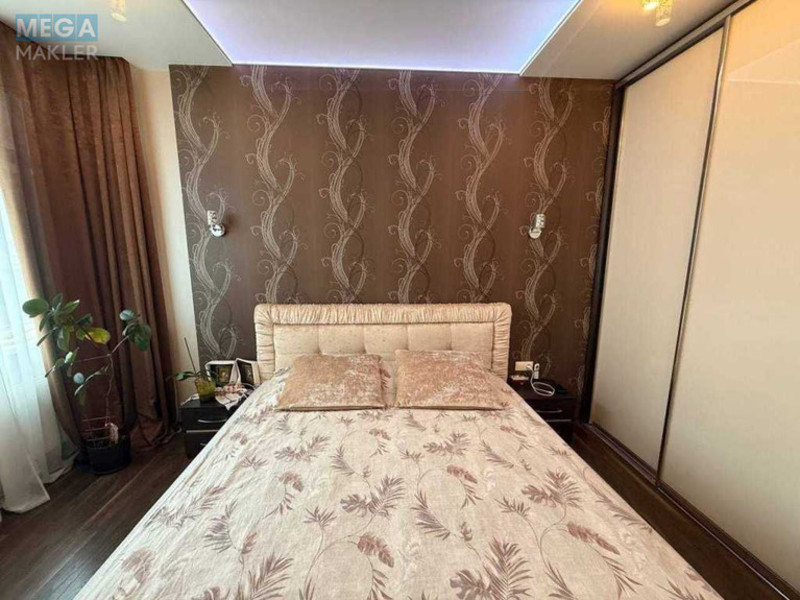 Продаж 2 кімнатної квартири (80/45/27), 4 пов. 27 пов. будинку, <a class="location-link" href="/kiev/" title="Недвижимость Київ">Київ</a>, <a class="location-link" href="/kiev/solomenskij/" title="Недвижимость Солом'янський район">Солом'янський р-н</a>, Солом`янська вул., 15а (изображение 6)