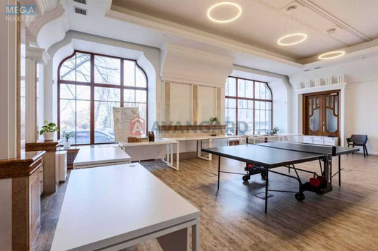 Оренда комерційної нерухомості, 2&nbsp;348,30&nbsp;кв.м, под офис, <a class="location-link" href="/kiev/" title="Недвижимость Київ">Київ</a>, <a class="location-link" href="/kiev/podolskij/" title="Недвижимость Подільський район">Подільський р-н</a>, Контрактовая пл., 10А (изображение 7)