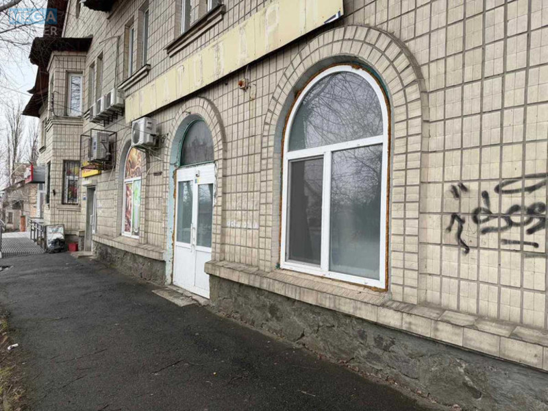 Оренда окремої будівлі/побудови, 180&nbsp;кв.м, <a class="location-link" href="/kiev/" title="Недвижимость Київ">Київ</a>, <a class="location-link" href="/kiev/solomenskij/" title="Недвижимость Солом'янський район">Солом'янський р-н</a>, Монтажників вул., 101 (изображение 3)