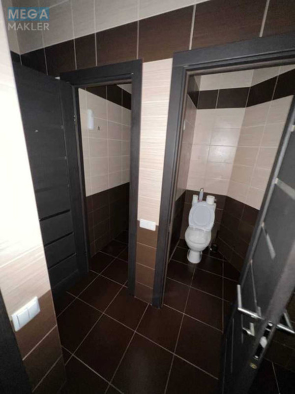 Оренда комерційної нерухомості, 1&nbsp;300&nbsp;кв.м, под офис, <a class="location-link" href="/kiev/" title="Недвижимость Київ">Київ</a>, <a class="location-link" href="/kiev/pecherskij/" title="Недвижимость Печерський район">Печерський р-н</a>, Евгения Коновальца ул., 36Д (изображение 12)