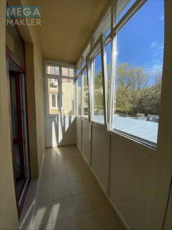 Оренда комерційної нерухомості, 70&nbsp;кв.м, под офис, <a class="location-link" href="/kiev/" title="Недвижимость Київ">Київ</a>, <a class="location-link" href="/kiev/pecherskij/" title="Недвижимость Печерський район">Печерський р-н</a>, Евгения Коновальца ул., 36е (изображение 6)