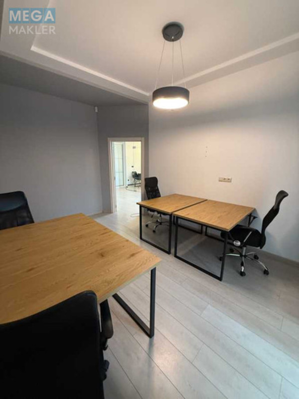 Оренда комерційної нерухомості, 70&nbsp;кв.м, под офис, <a class="location-link" href="/kiev/" title="Недвижимость Київ">Київ</a>, <a class="location-link" href="/kiev/pecherskij/" title="Недвижимость Печерський район">Печерський р-н</a>, Євгена Коновальця вул., 36Е (изображение 2)