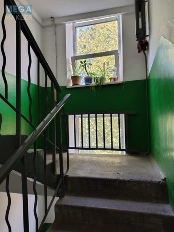 Продаж 2 кімнатної квартири (42/26/6), 5 пов. 5 пов. будинку, <a class="location-link" href="/kiev/" title="Недвижимость Київ">Київ</a>, <a class="location-link" href="/kiev/solomenskij/" title="Недвижимость Солом'янський район">Солом'янський р-н</a>, Вацлава Гавела бульв., 75 (изображение 2)