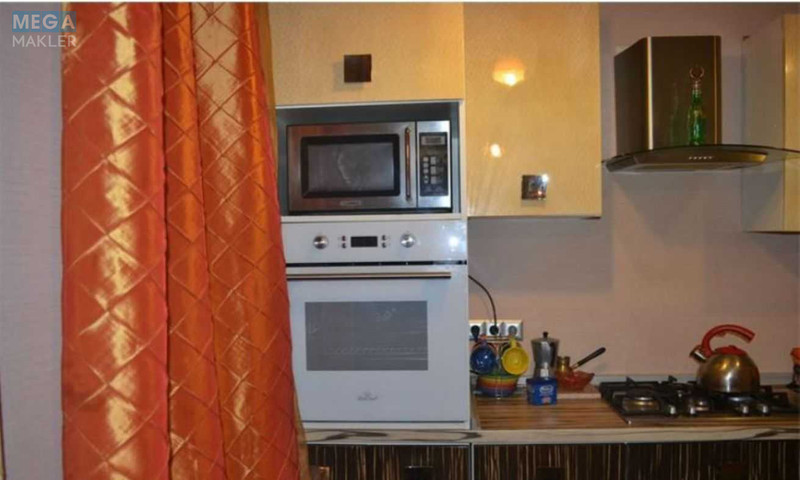 Оренда 2 кімнатної квартири, <a class="location-link" href="/kiev/" title="Недвижимость Київ">Київ</a>, <a class="location-link" href="/kiev/podolskij/" title="Недвижимость Подільський район">Подільський р-н</a>, Братская ул., 10 (изображение 2)