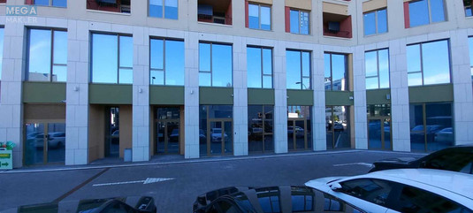 Продаж комерційної нерухомості, 489&nbsp;кв.м, под офис, <a class="location-link" href="/kiev/" title="Недвижимость Київ">Київ</a>, <a class="location-link" href="/kiev/svyatoshinskij/" title="Недвижимость Святошинський район">Святошинський р-н</a>, Берестейский просп., 67 (изображение 3)