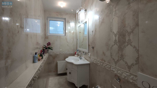 Оренда 3 кімнатної квартири, <a class="location-link" href="/kiev/" title="Недвижимость Київ">Київ</a>, <a class="location-link" href="/kiev/pecherskij/" title="Недвижимость Печерський район">Печерський р-н</a>, Євгена Коновальця вул., 44А (изображение 3)