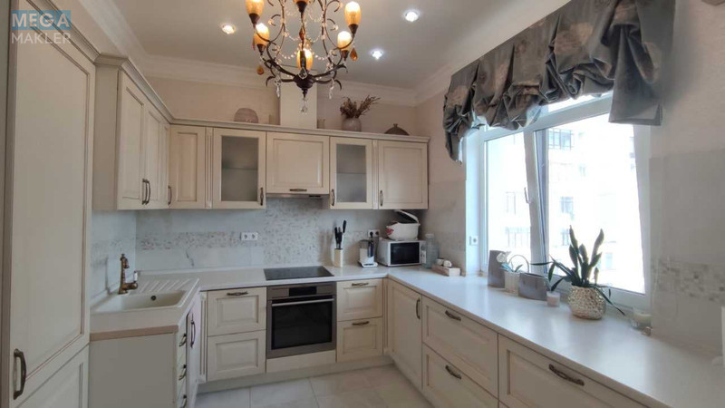 Оренда 3 кімнатної квартири, <a class="location-link" href="/kiev/" title="Недвижимость Київ">Київ</a>, <a class="location-link" href="/kiev/pecherskij/" title="Недвижимость Печерський район">Печерський р-н</a>, Євгена Коновальця вул., 44А (изображение 8)