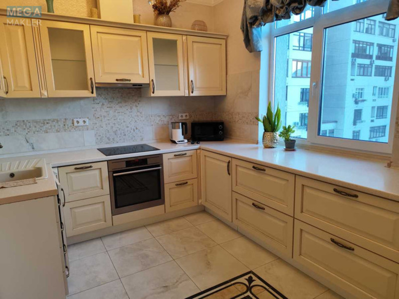 Оренда 3 кімнатної квартири, <a class="location-link" href="/kiev/" title="Недвижимость Київ">Київ</a>, <a class="location-link" href="/kiev/pecherskij/" title="Недвижимость Печерський район">Печерський р-н</a>, Євгена Коновальця вул., 44А (изображение 14)