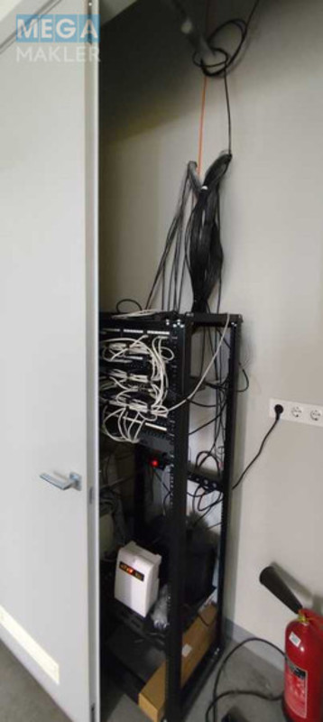 Оренда комерційної нерухомості, 294&nbsp;кв.м, под офис, <a class="location-link" href="/kiev/" title="Недвижимость Київ">Київ</a>, <a class="location-link" href="/kiev/pecherskij/" title="Недвижимость Печерський район">Печерський р-н</a>, Залізничне шосе, 2А (изображение 13)