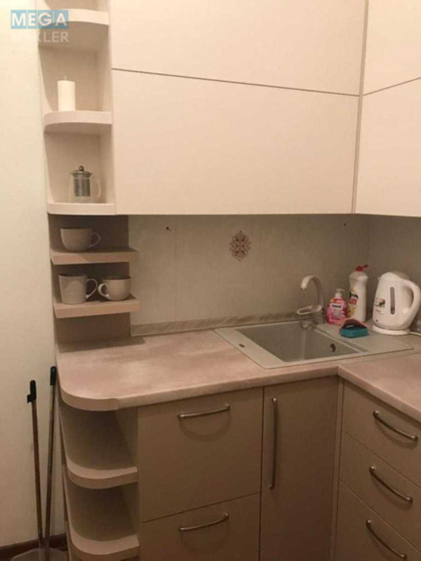 Оренда 2 кімнатної квартири, <a class="location-link" href="/kiev/" title="Недвижимость Київ">Київ</a>, <a class="location-link" href="/kiev/shevchenkovskij/" title="Недвижимость Шевченківський район">Шевченківський р-н</a>, Симона Петлюры ул., 8 (изображение 2)