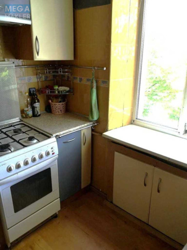 Оренда 2 кімнатної квартири, <a class="location-link" href="/kiev/" title="Недвижимость Київ">Київ</a>, <a class="location-link" href="/kiev/solomenskij/" title="Недвижимость Солом'янський район">Солом'янський р-н</a>, Преображенська вул., 20/6 (изображение 2)