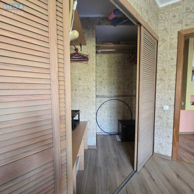 Продаж 3 кімнатної квартири (64/42/8), 5 пов. 9 пов. будинку, <a class="location-link" href="/kiev/" title="Недвижимость Київ">Київ</a>, <a class="location-link" href="/kiev/podolskij/" title="Недвижимость Подільський район">Подільський р-н</a>, Фрунзе ул., 117 (изображение 11)