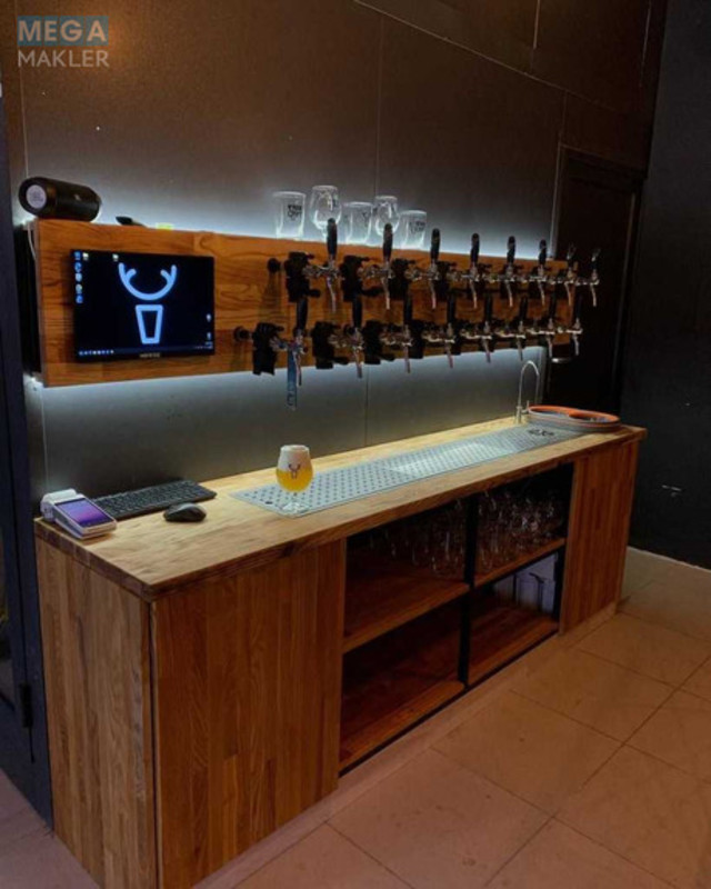 Продаж комерційної нерухомості, 163&nbsp;кв.м, под магазин, <a class="location-link" href="/kiev/" title="Недвижимость Київ">Київ</a>, <a class="location-link" href="/kiev/obolonskij/" title="Недвижимость Оболонський район">Оболонський р-н</a>, Героев Сталинграда просп., 8 (изображение 3)