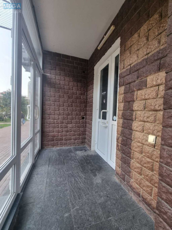 Продаж комерційної нерухомості, 163&nbsp;кв.м, под магазин, <a class="location-link" href="/kiev/" title="Недвижимость Київ">Київ</a>, <a class="location-link" href="/kiev/obolonskij/" title="Недвижимость Оболонський район">Оболонський р-н</a>, Героев Сталинграда просп., 8 (изображение 8)