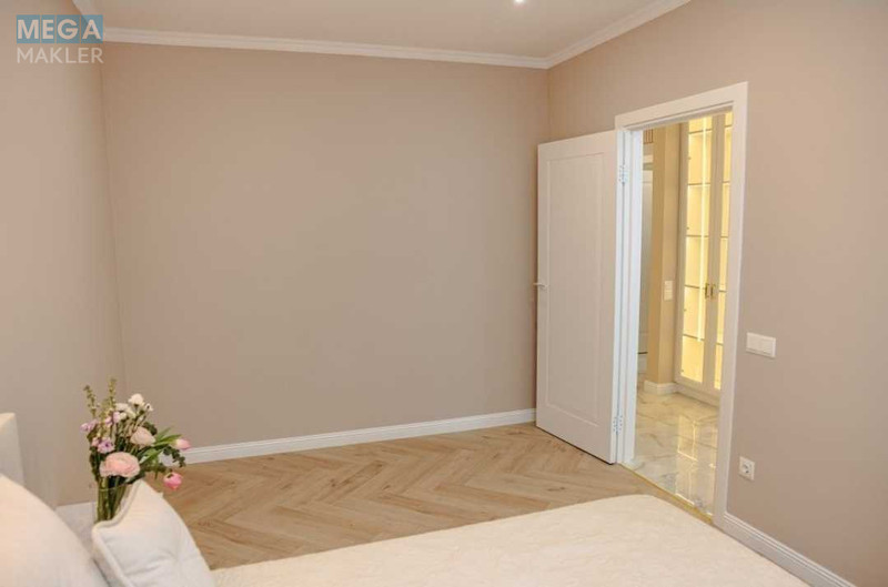 Оренда 2 кімнатної квартири, <a class="location-link" href="/kiev/" title="Недвижимость Київ">Київ</a>, <a class="location-link" href="/kiev/darnickij/" title="Недвижимость Дарницький район">Дарницький р-н</a>, Черниговская ул., 8а (изображение 11)