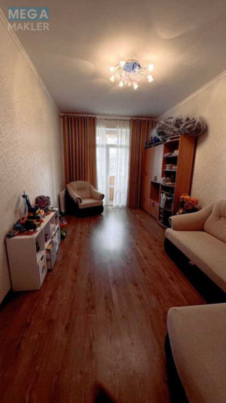 Продаж 3 кімнатної квартири (82/53/10), 2 пов. 5 пов. будинку, <a class="location-link" href="/kiev/" title="Недвижимость Київ">Київ</a>, <a class="location-link" href="/kiev/solomenskij/" title="Недвижимость Солом'янський район">Солом'янський р-н</a>, Іскрівська вул., 1 (изображение 8)