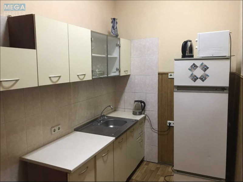 Оренда окремої будівлі/побудови, 120&nbsp;кв.м, <a class="location-link" href="/kiev/" title="Недвижимость Київ">Київ</a>, <a class="location-link" href="/kiev/goloseevskij/" title="Недвижимость Голосіївський район">Голосіївський р-н</a>, Науки просп., 61 (изображение 2)